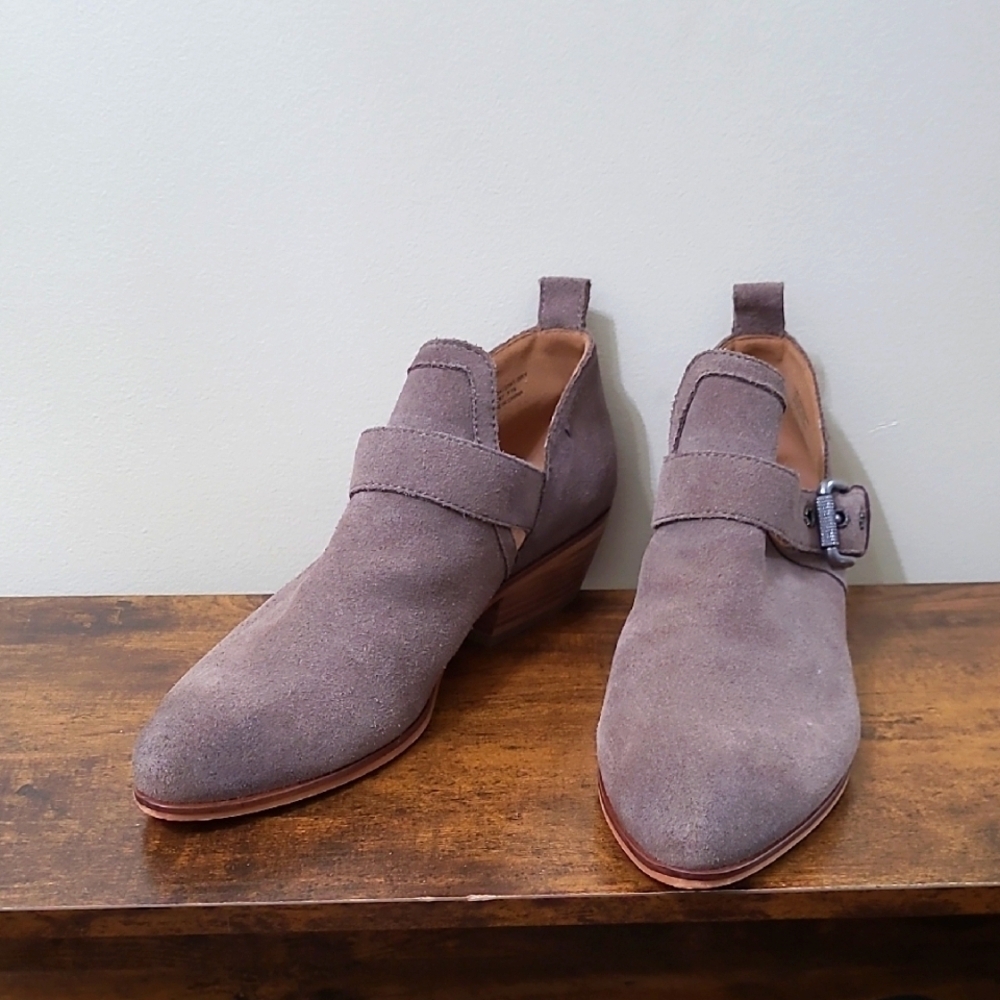 FRYE AND CO. Gray Leather Ankle Boots size 9.5